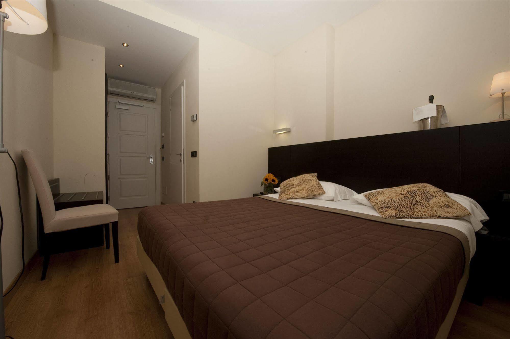 Hotel Serenella Baveno Luaran gambar